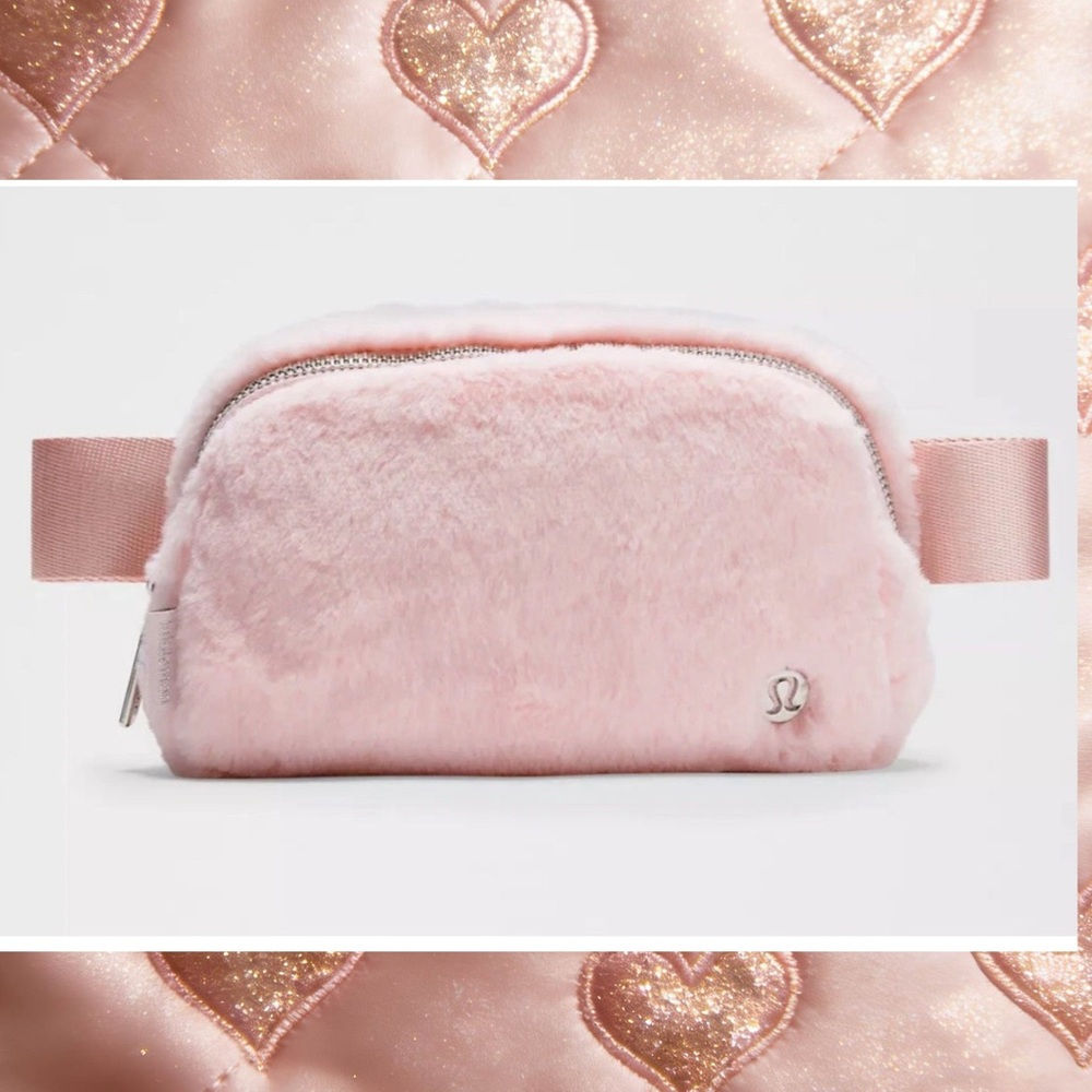 Lululemon Everywhere Belt Bag Strawberry Milkshake Plush Fleece 1L NEW pink‎